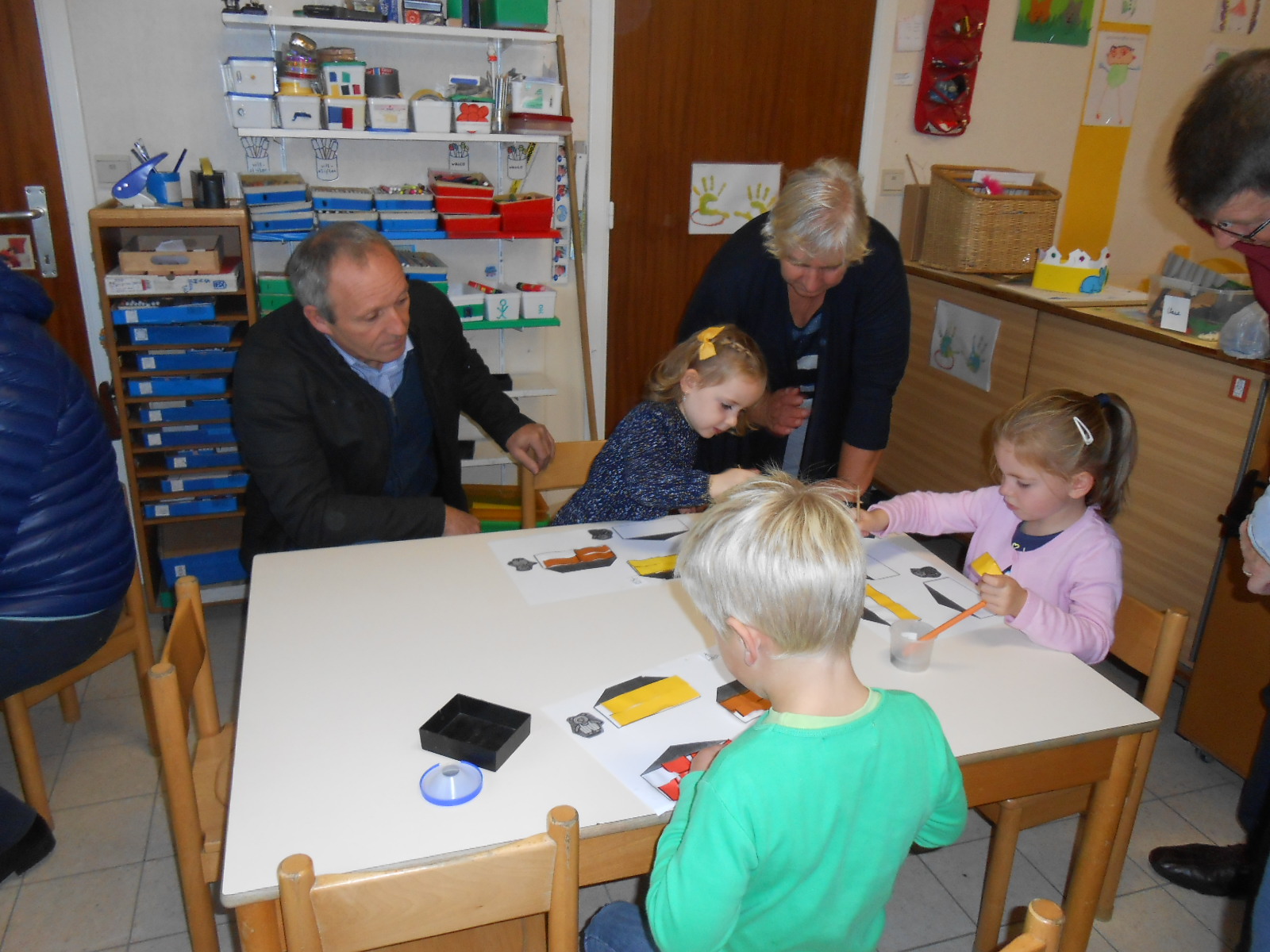 grootouders op bezoek in de klas van juf Claire